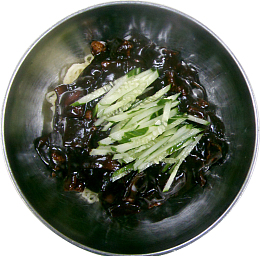 风味韩国炸酱面PNG