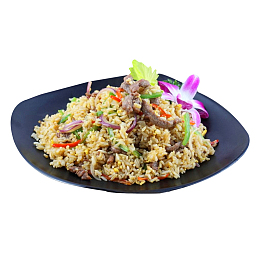 肉丝炒饭摆盘食品图片