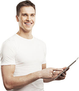 手拿平板的男子