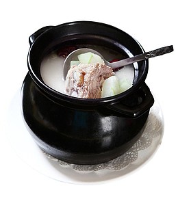 一煲红枣猪大骨冬瓜汤