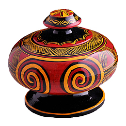 带盖子的彝族漆器工艺品