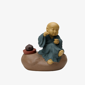 实物翘腿喝茶的小和尚陶艺作品素
