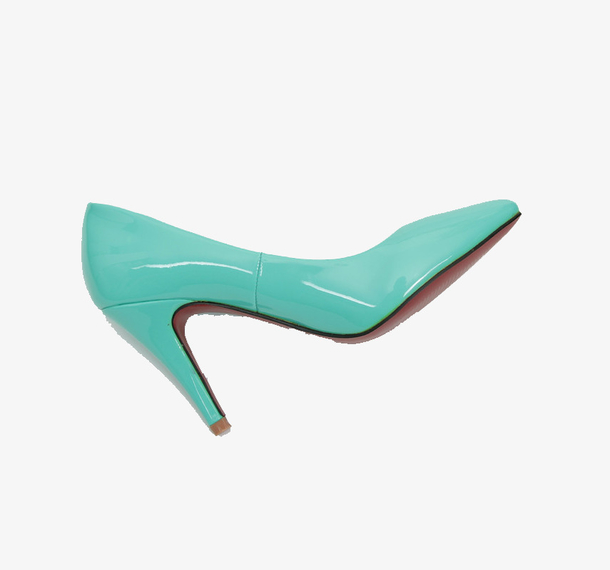 一只绿色的高跟鞋