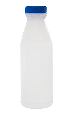 白色解渴蓝色盖子的塑料瓶饮用水