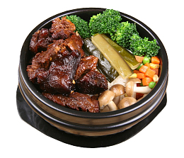 红烧牛肉饭煲仔牛肉饭