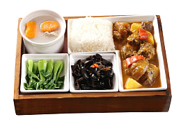红烧土豆牛肉饭套餐快餐
