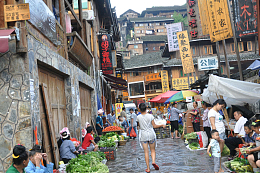 小镇繁华街道景观