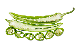 切开辣尖椒蔬菜食材