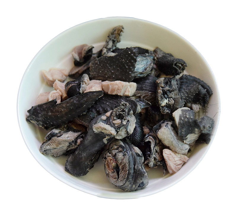 丰富美味乌鸡炖汤
