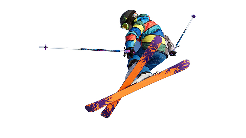 滑雪在空中的滑雪运动员