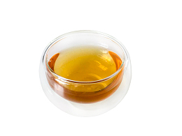 透明小碗里的茶