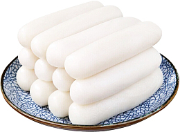 一盘洁白的年糕条