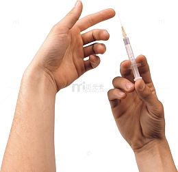 手拿注射器