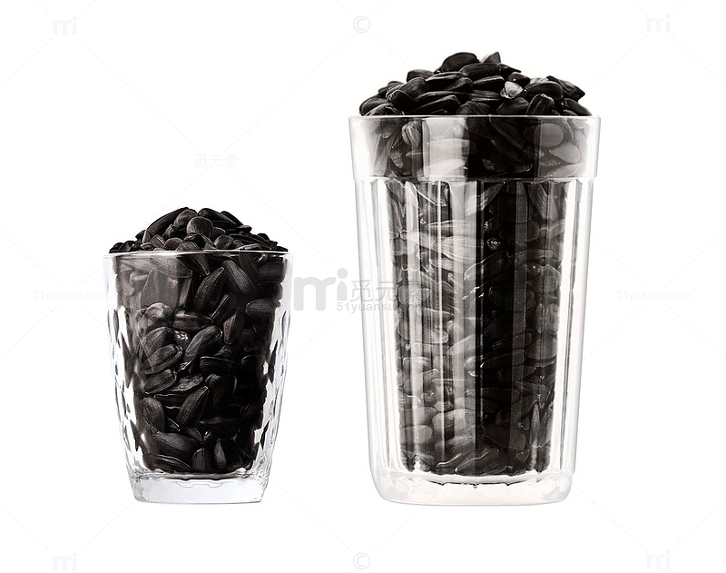 两杯黑色葵花籽