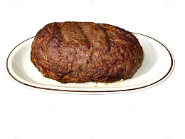 盘子里的烤肉