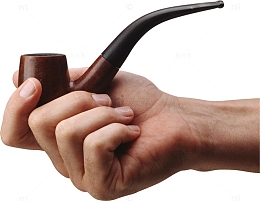 手里拿着烟管