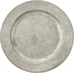 锈迹斑斑的盘子