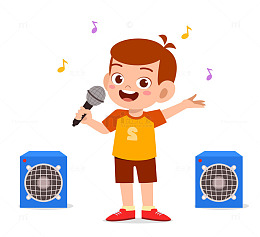 手拿话筒高声唱歌的男孩