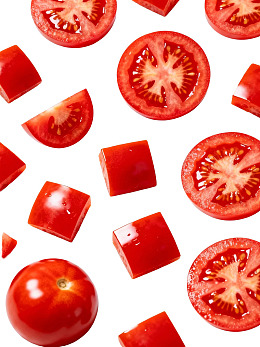 新鲜番茄切片与块状排列