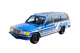 蓝色透明车身旅行车模型