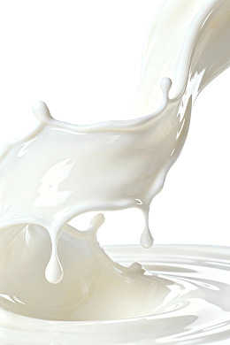 牛奶飞溅瞬间特写图片