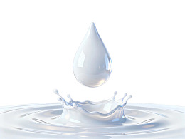 牛奶滴落水面溅起水花