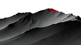 红色山顶的黑色山峦剪影
