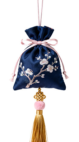 深蓝刺绣花香囊挂饰图片