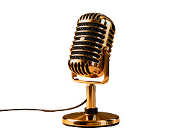金色复古麦克风特写图片