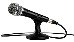 黑色麦克风置于支架上