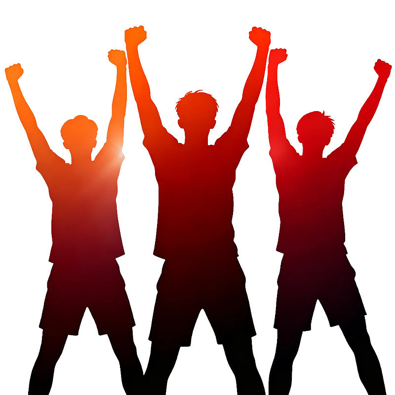 三人举手欢呼胜利剪影