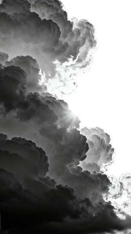 黑白风暴云层与阳光穿透
