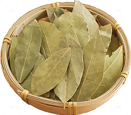 竹篮装月桂叶食材
