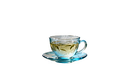 透明茶杯盛泡绿茶图片