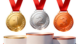 金银铜奖牌与领奖台图片