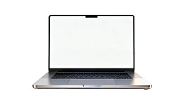 银色笔记本电脑白色屏幕