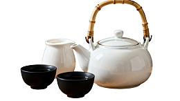 白色陶瓷茶具套装配竹柄