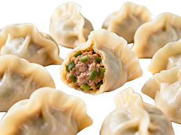 饺子馅料丰富外皮晶莹剔透