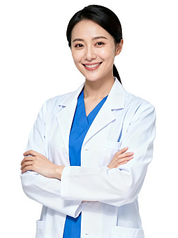 微笑女医生身穿白大褂