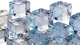 透明冰块堆叠特写图片