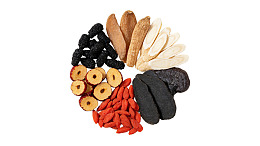 多种干果与中药材组合展示