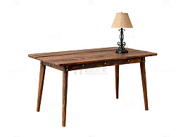 复古木桌台灯陈设