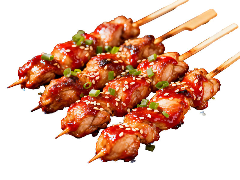 美味鸡肉串配酱料和葱花