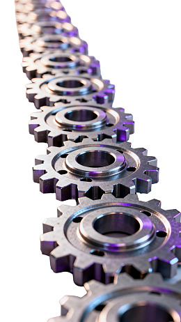 排列整齐的金属齿轮特写