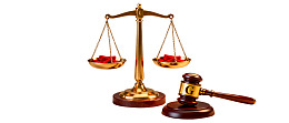 天平与法槌象征法律公正