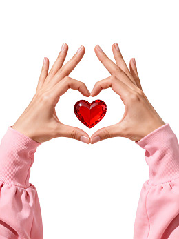 双手比心托红心图片
