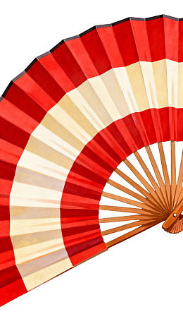 红白相间的折扇特写图片