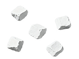 五块白色不规则石块漂浮于白底