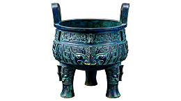 古代青铜鼎三足双耳纹饰精美