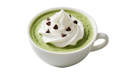 抹茶拿铁配奶油和巧克力